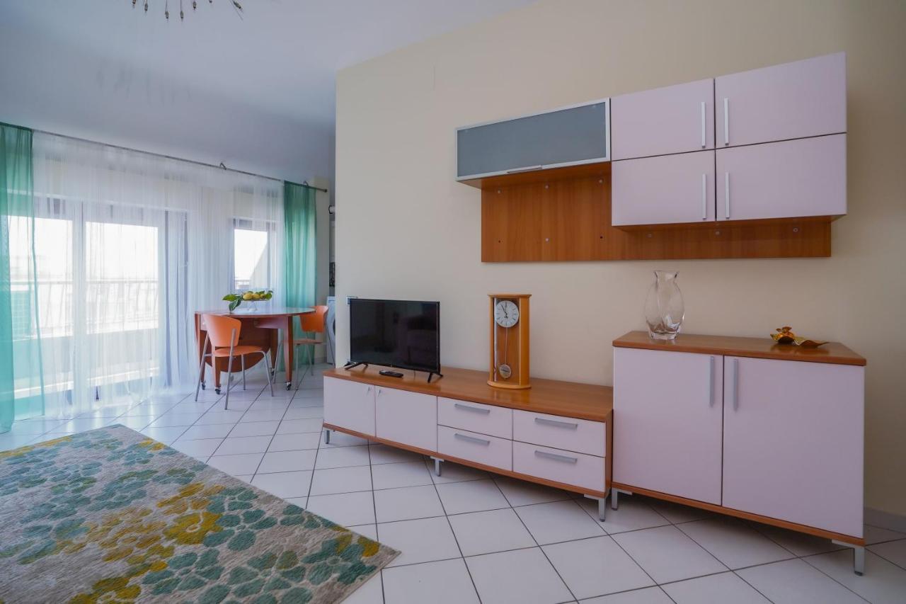 La Casa Di Azzurra Centro Citta Appartamento Fino A 4 Posti Letto E 2 Bagni フォッジア エクステリア 写真
