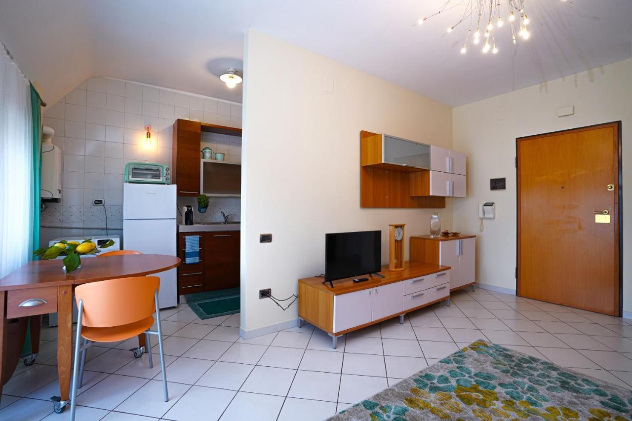 La Casa Di Azzurra Centro Citta Appartamento Fino A 4 Posti Letto E 2 Bagni フォッジア エクステリア 写真