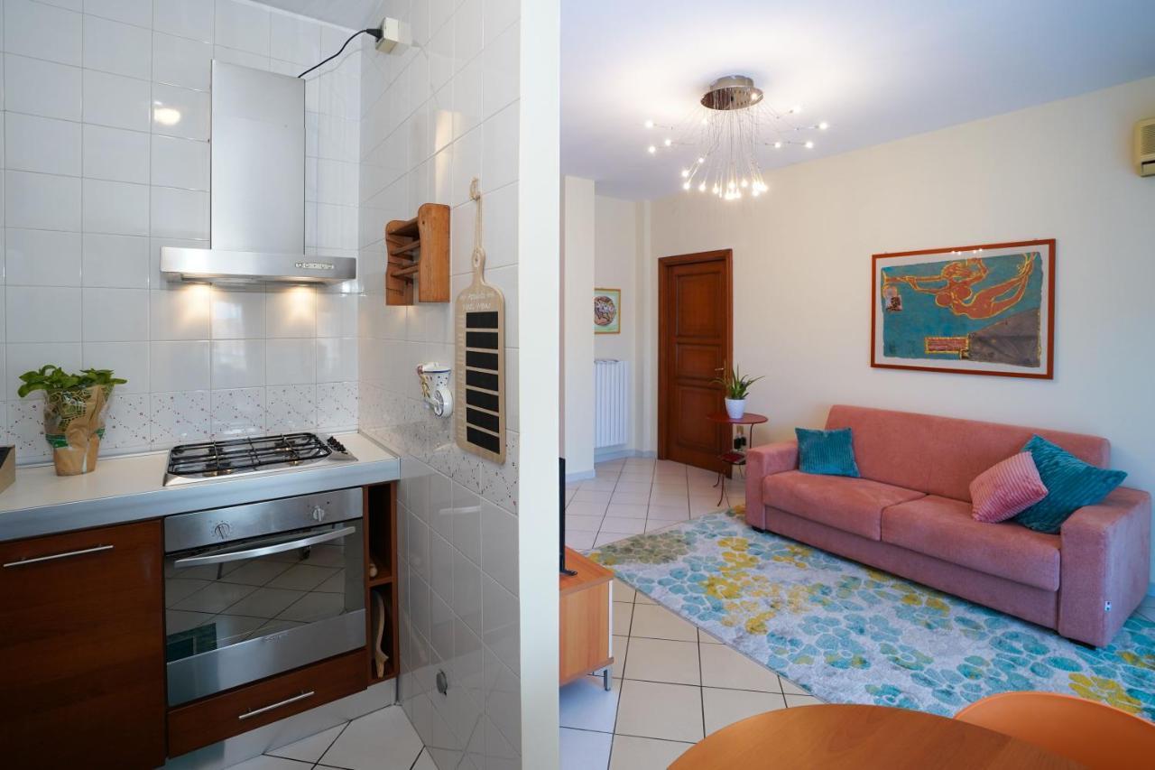 La Casa Di Azzurra Centro Citta Appartamento Fino A 4 Posti Letto E 2 Bagni フォッジア エクステリア 写真