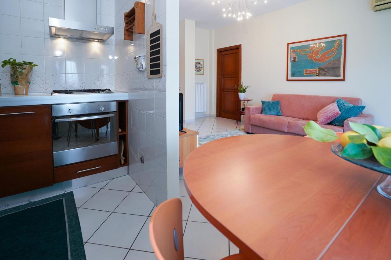 La Casa Di Azzurra Centro Citta Appartamento Fino A 4 Posti Letto E 2 Bagni フォッジア エクステリア 写真