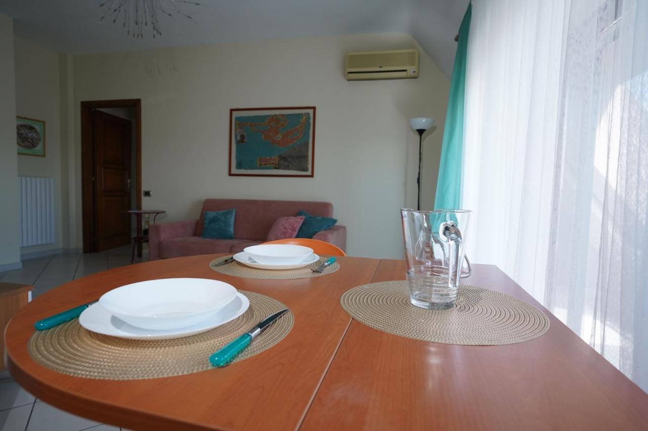 La Casa Di Azzurra Centro Citta Appartamento Fino A 4 Posti Letto E 2 Bagni フォッジア エクステリア 写真