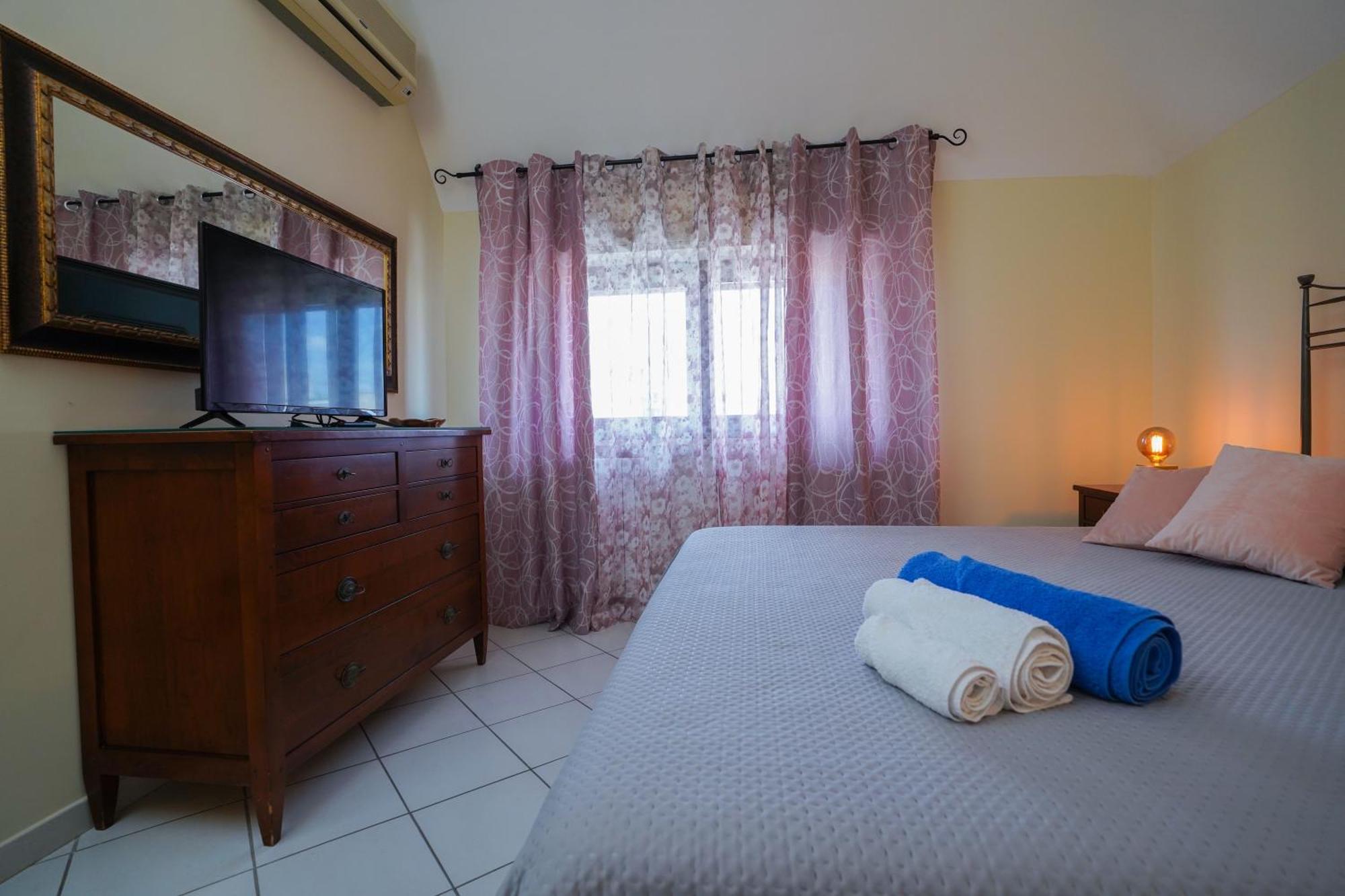 La Casa Di Azzurra Centro Citta Appartamento Fino A 4 Posti Letto E 2 Bagni フォッジア エクステリア 写真