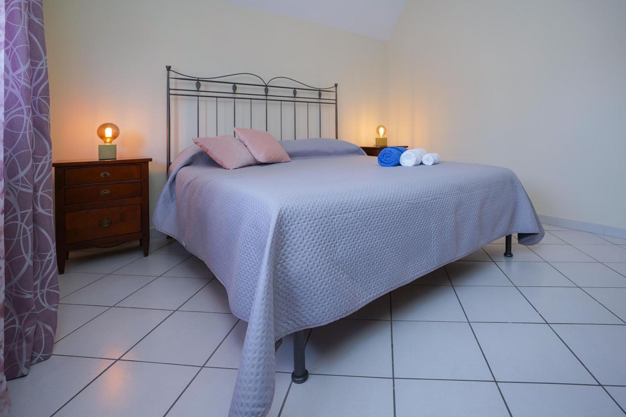 La Casa Di Azzurra Centro Citta Appartamento Fino A 4 Posti Letto E 2 Bagni フォッジア エクステリア 写真