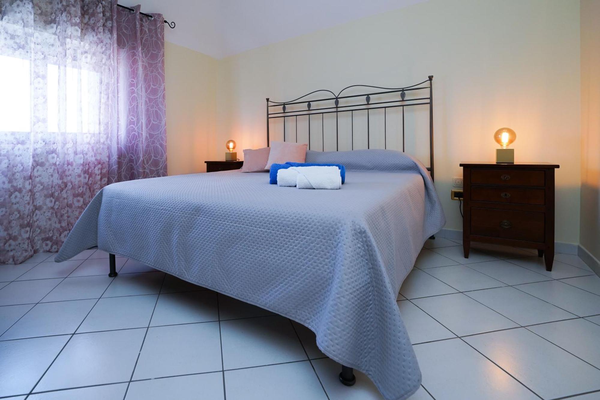 La Casa Di Azzurra Centro Citta Appartamento Fino A 4 Posti Letto E 2 Bagni フォッジア エクステリア 写真