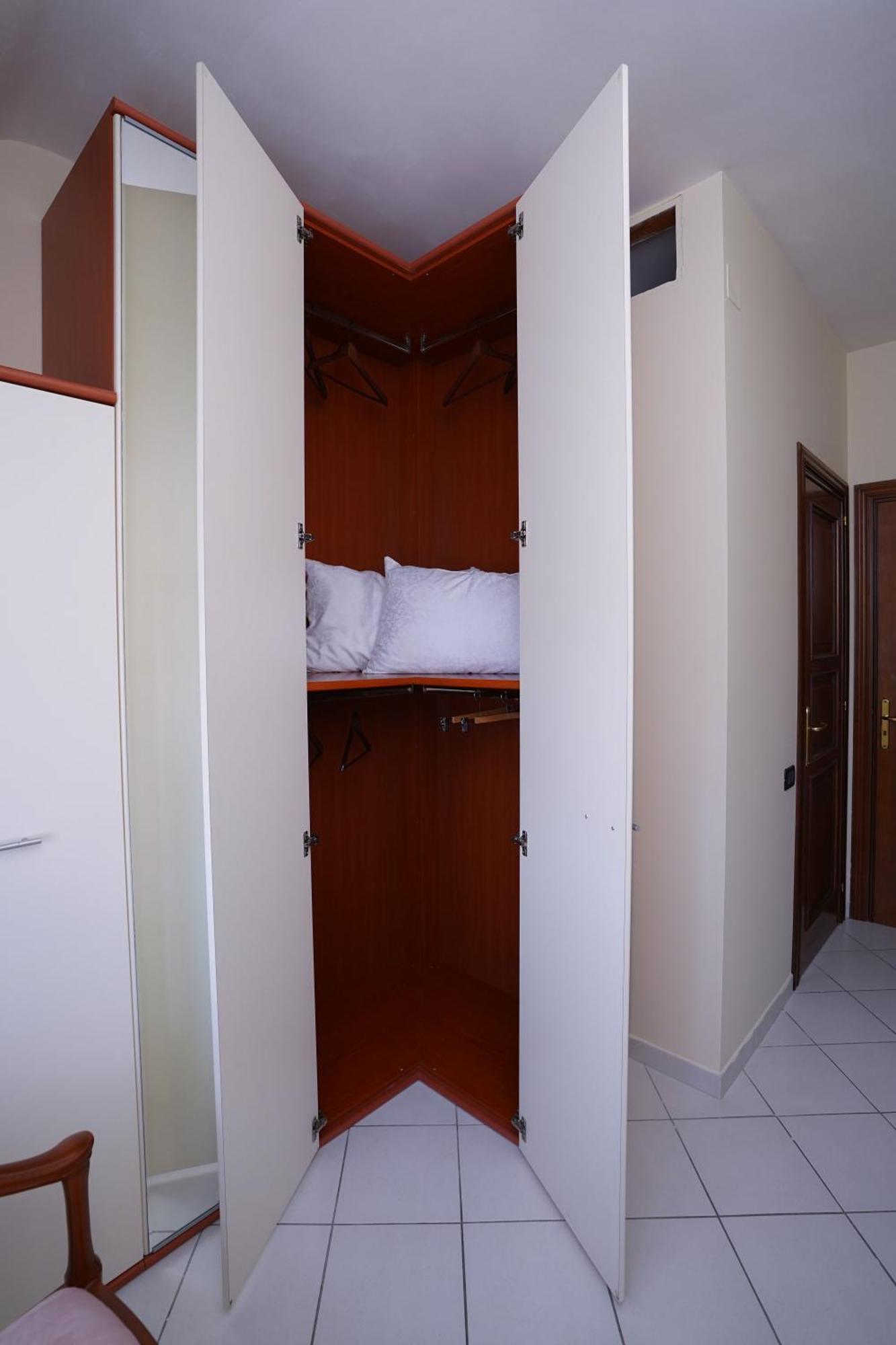 La Casa Di Azzurra Centro Citta Appartamento Fino A 4 Posti Letto E 2 Bagni フォッジア エクステリア 写真