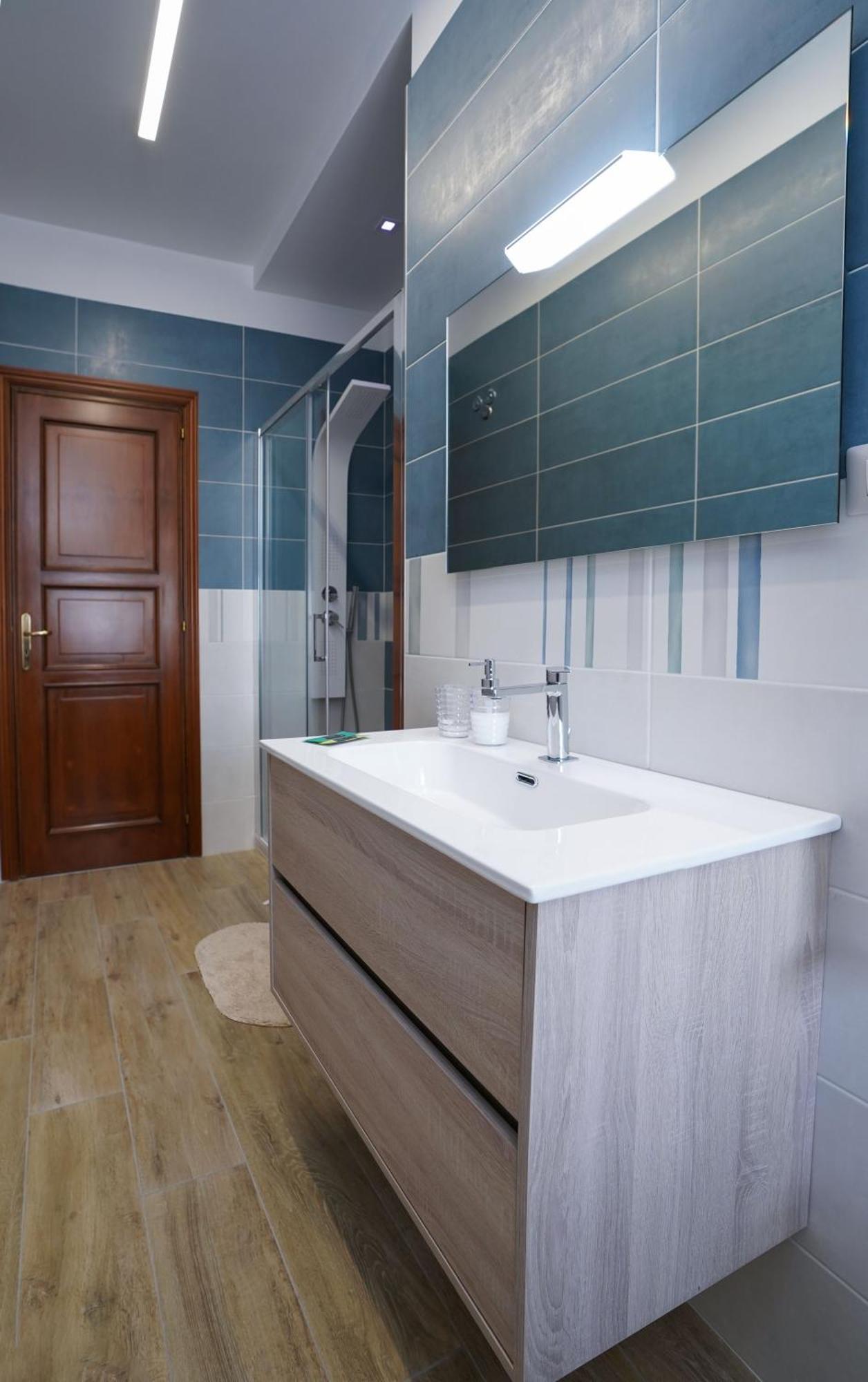 La Casa Di Azzurra Centro Citta Appartamento Fino A 4 Posti Letto E 2 Bagni フォッジア エクステリア 写真